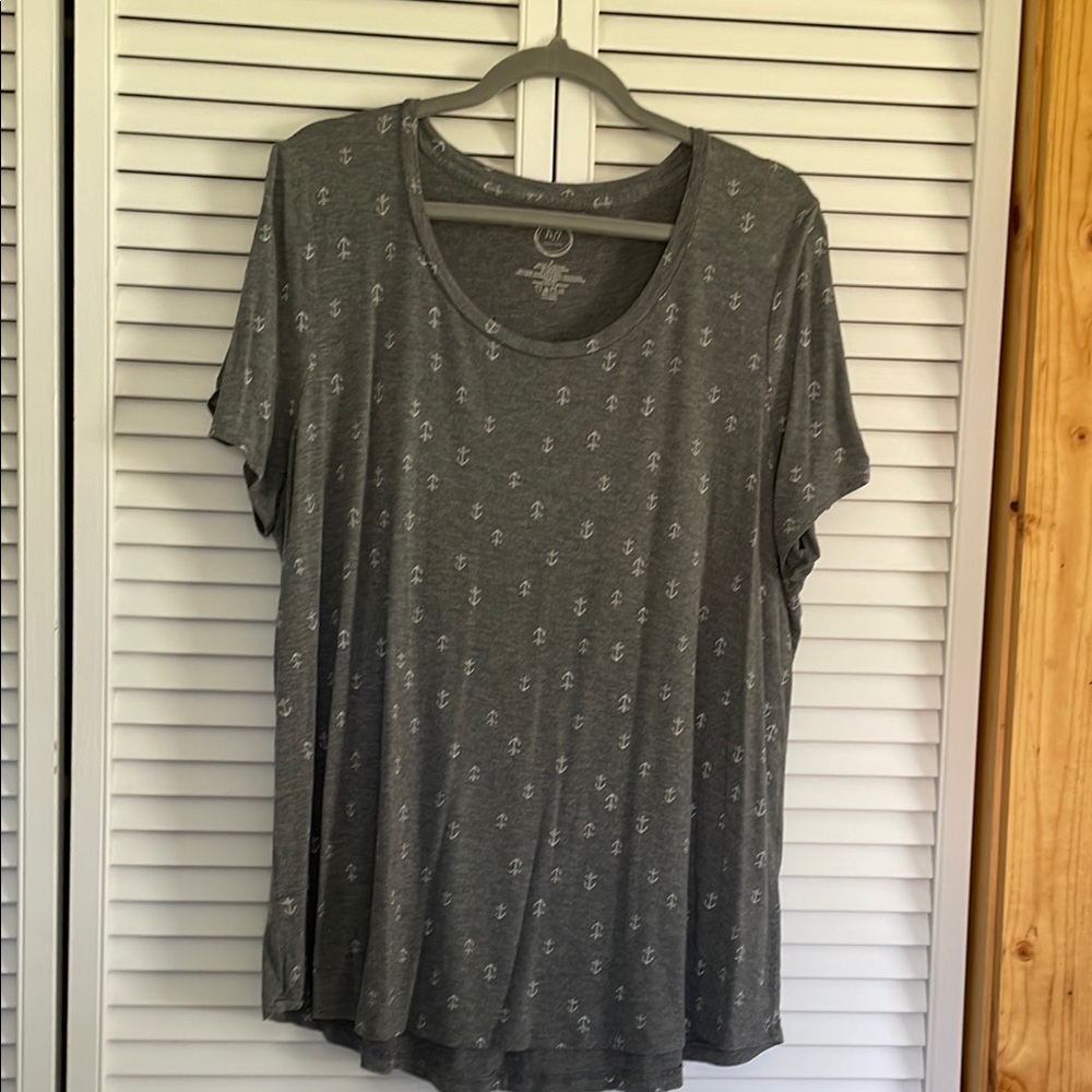 Maurice’s euc 2x Gray Anchor Print Women's Top